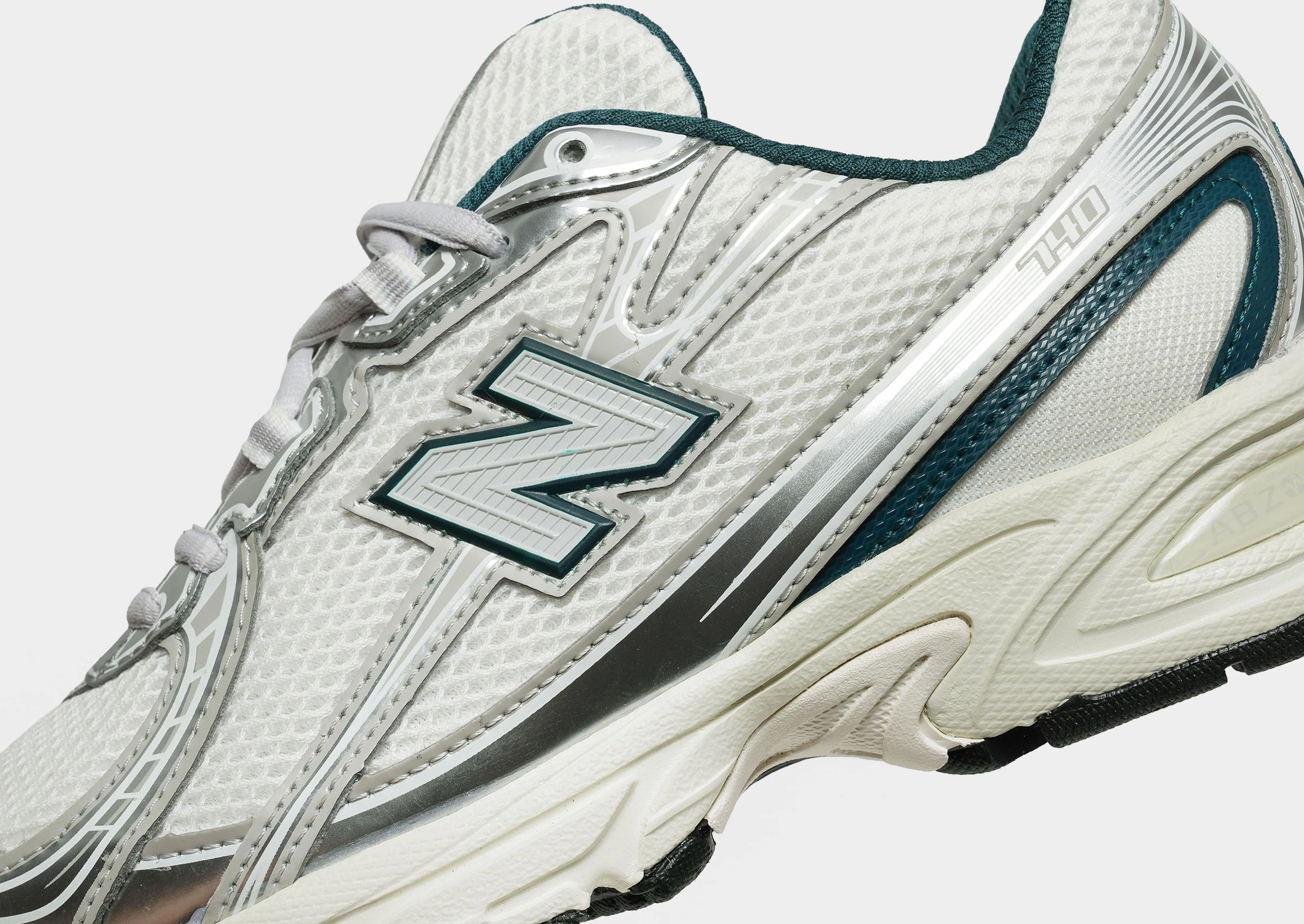 740 Women's - Image 4