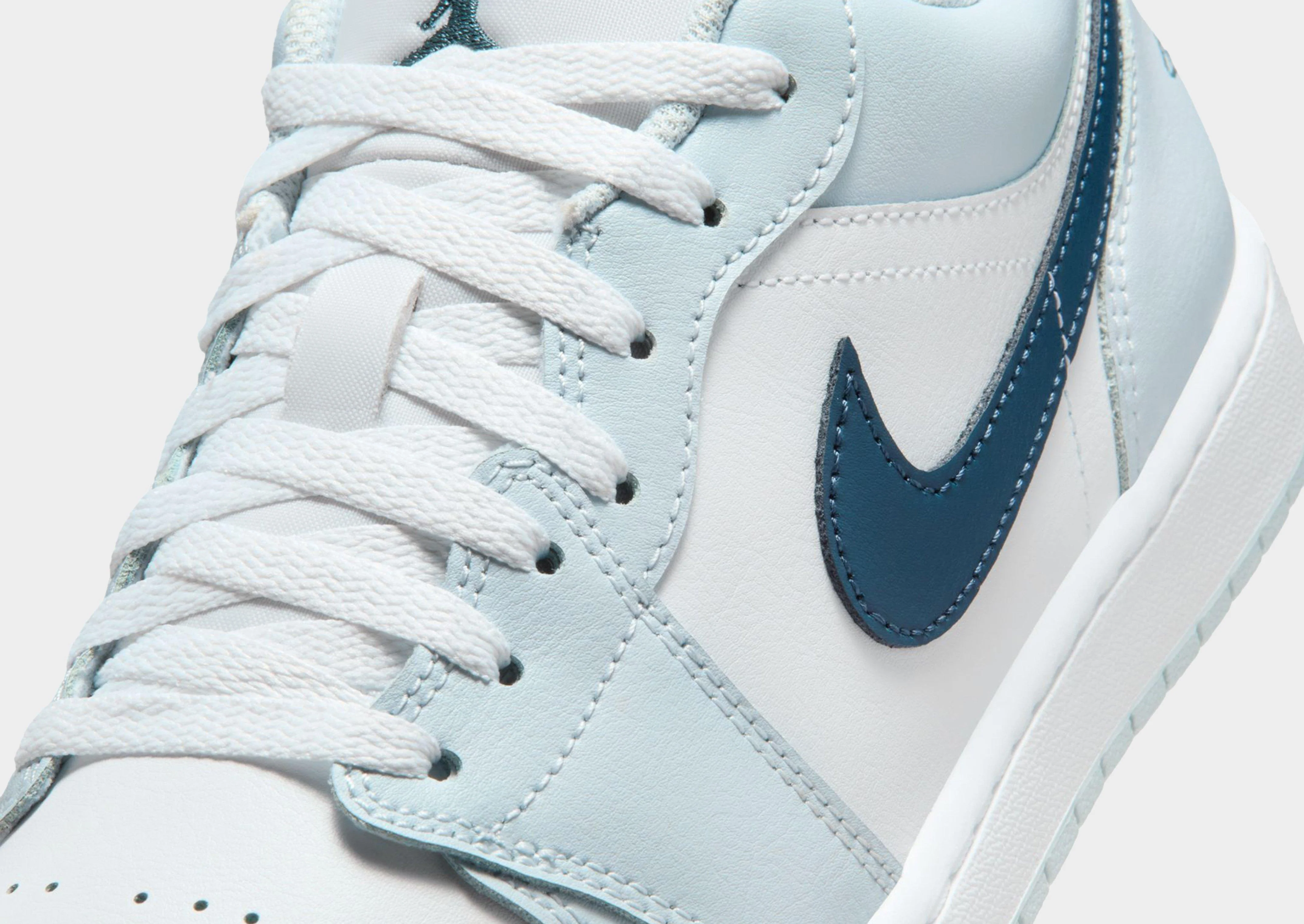 Air 1 Low - Image 4