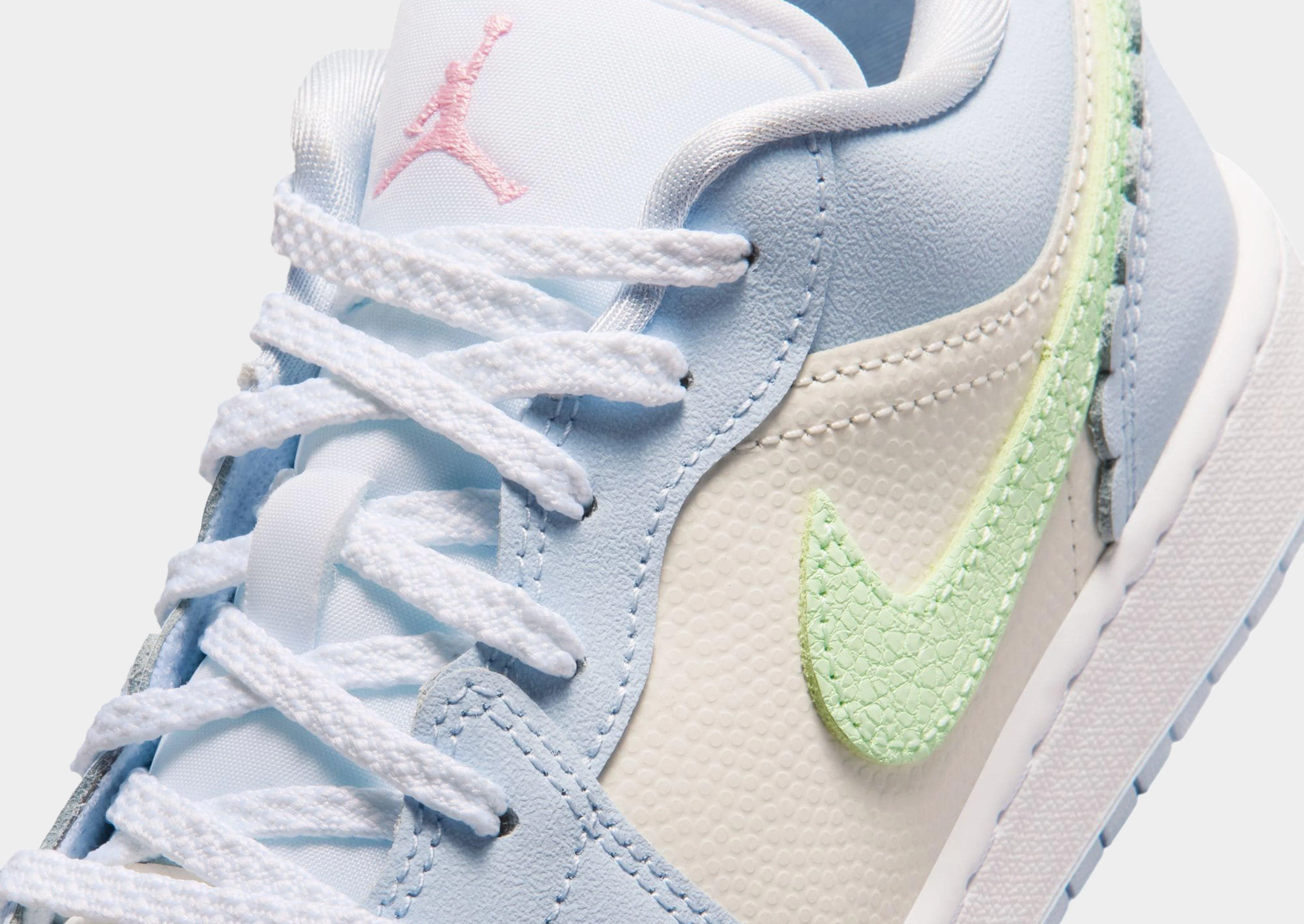 Air 1 Low SE Junior's - Image 4