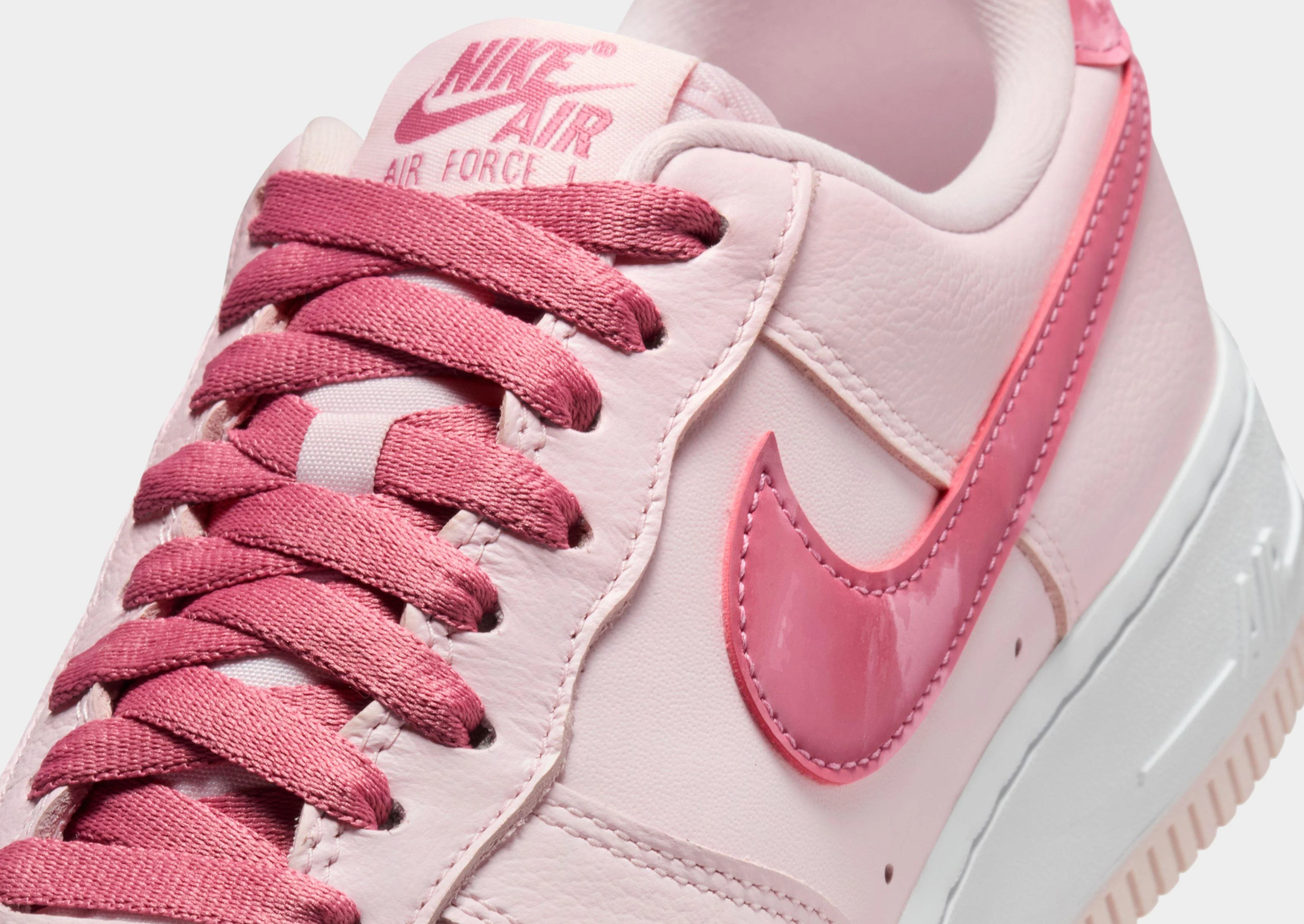 Air Force 1 '07 Valentine's Day Women's - Image 4