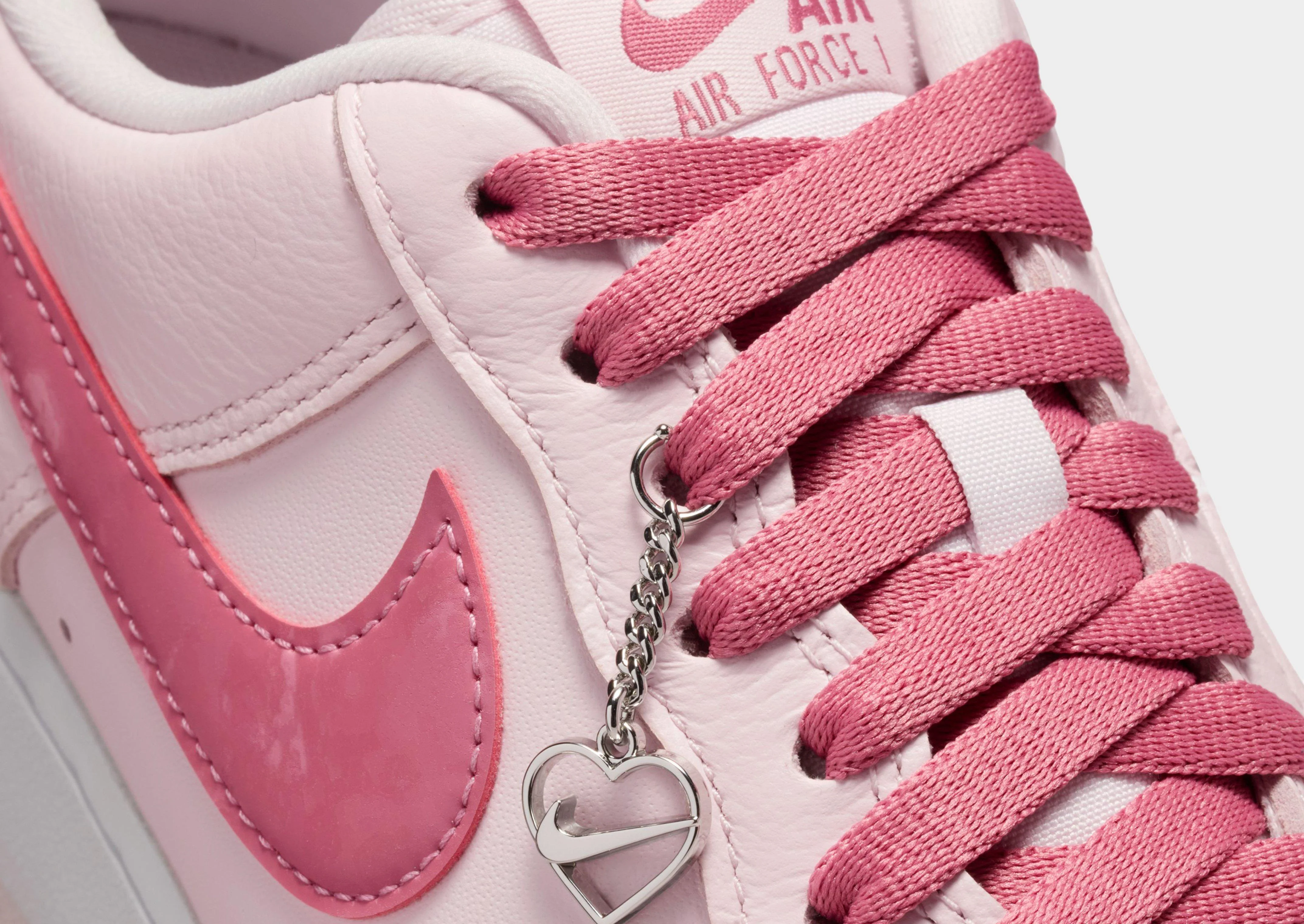 Air Force 1 '07 Valentine's Day Women's - Image 5