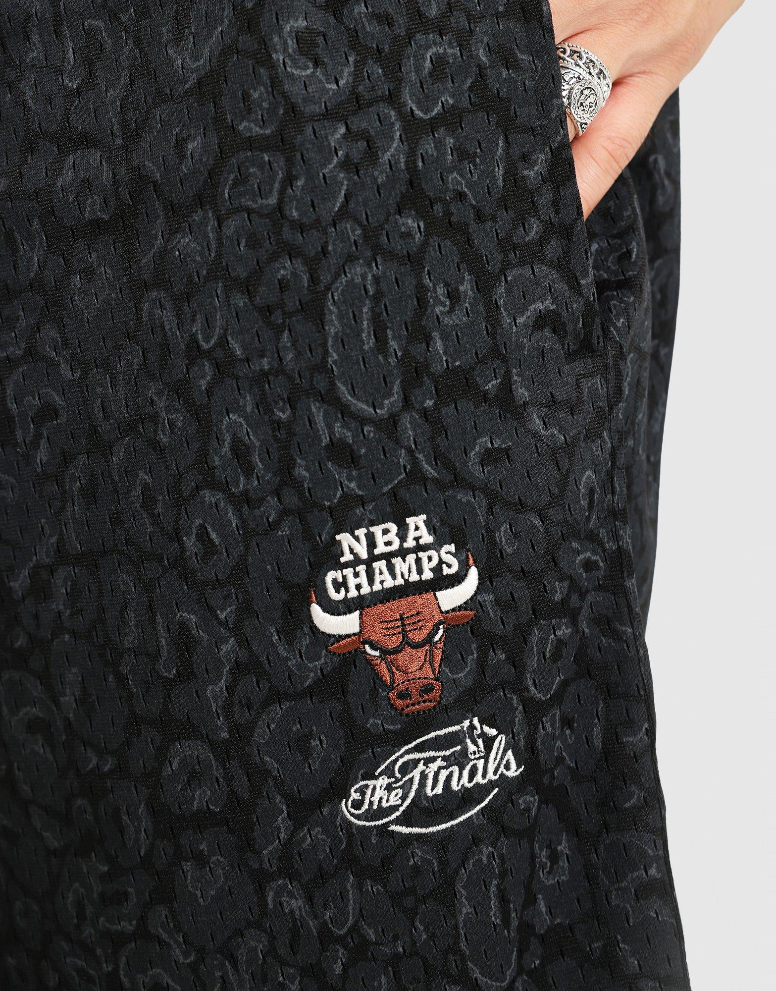 Leopard Script Shorts Chicago Bulls - Image 3