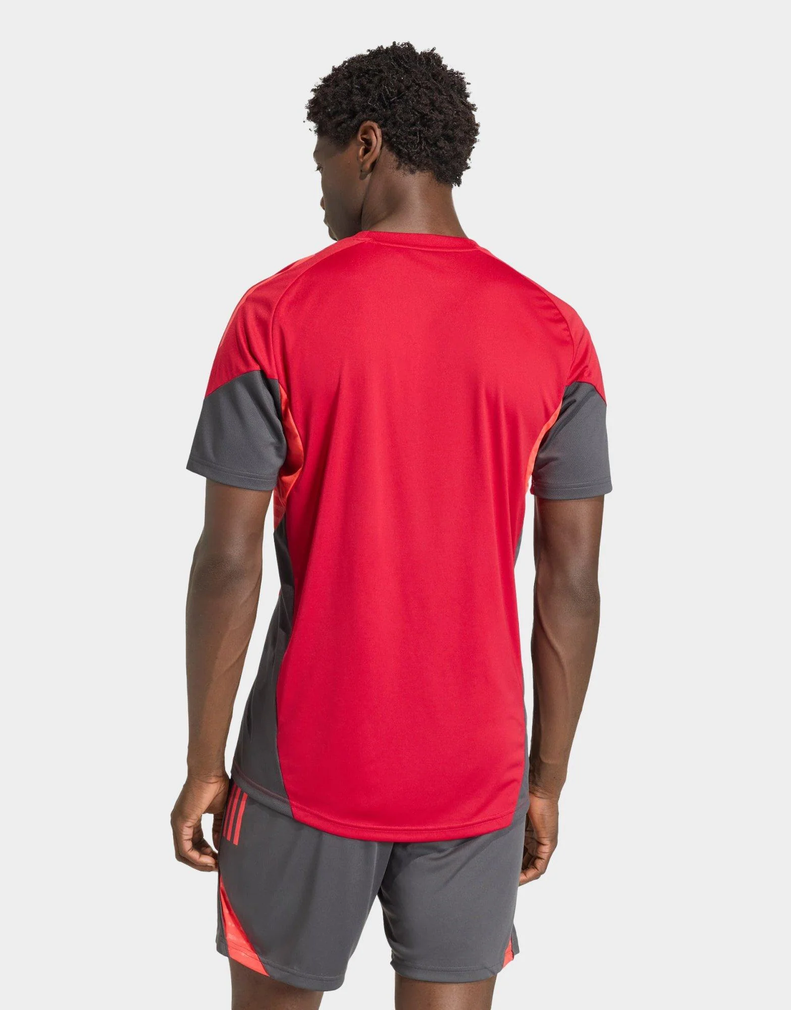 Liverpool FC Tiro 25 Training Shirt - Image 3