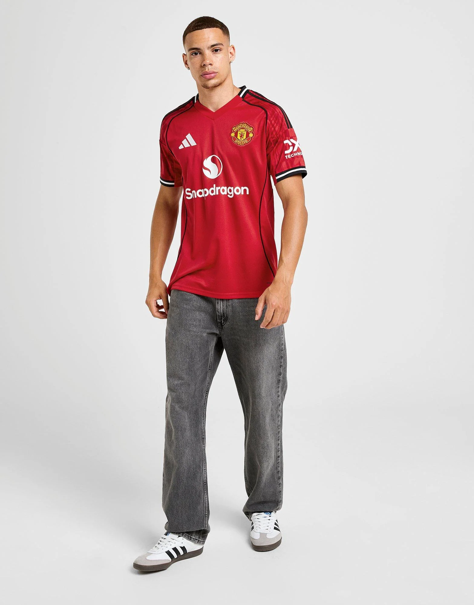 Manchester United FC 2025/26 Fernandes Home Shirt - Image 5