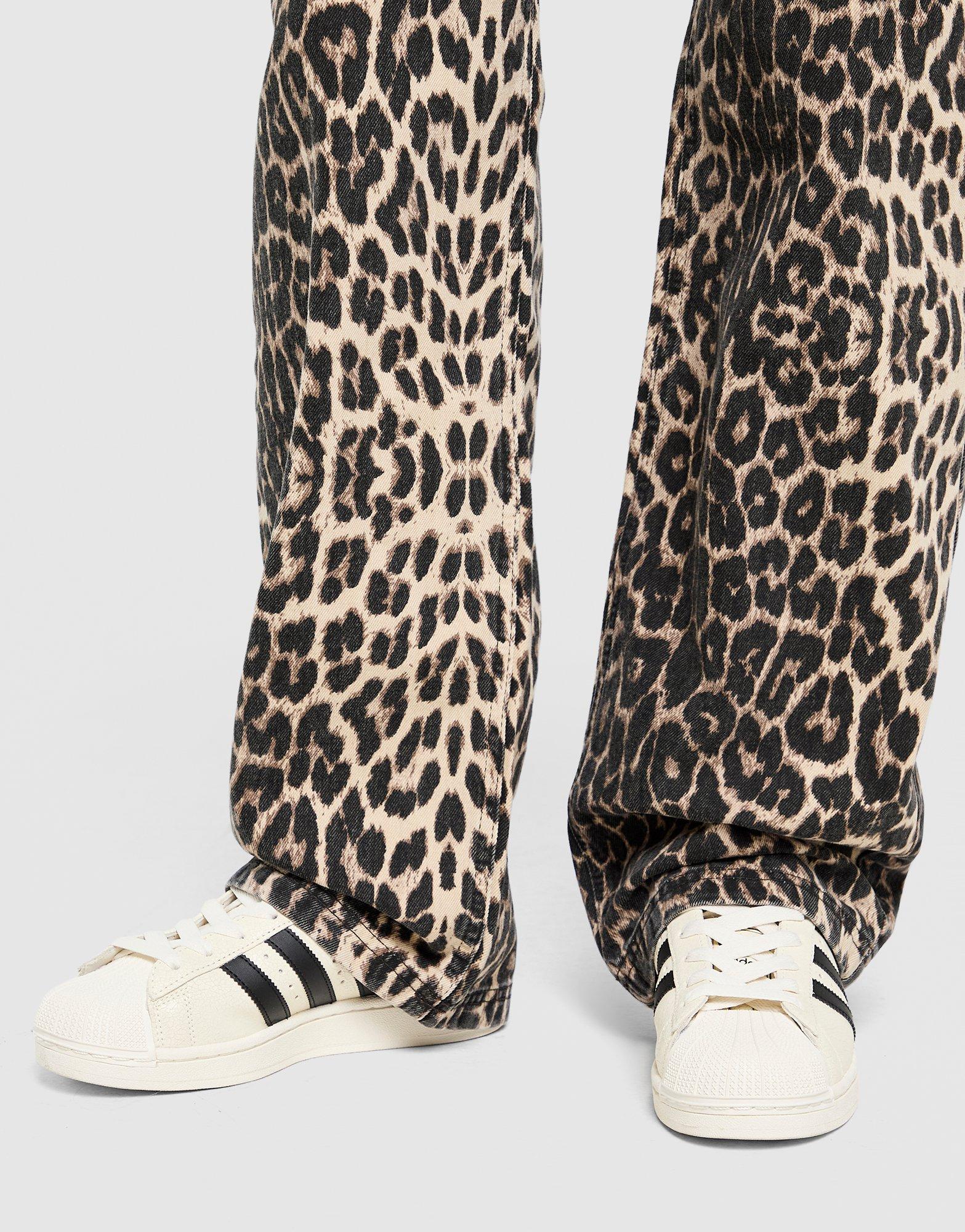 Mid-Rise Loose Jeans - Image 4
