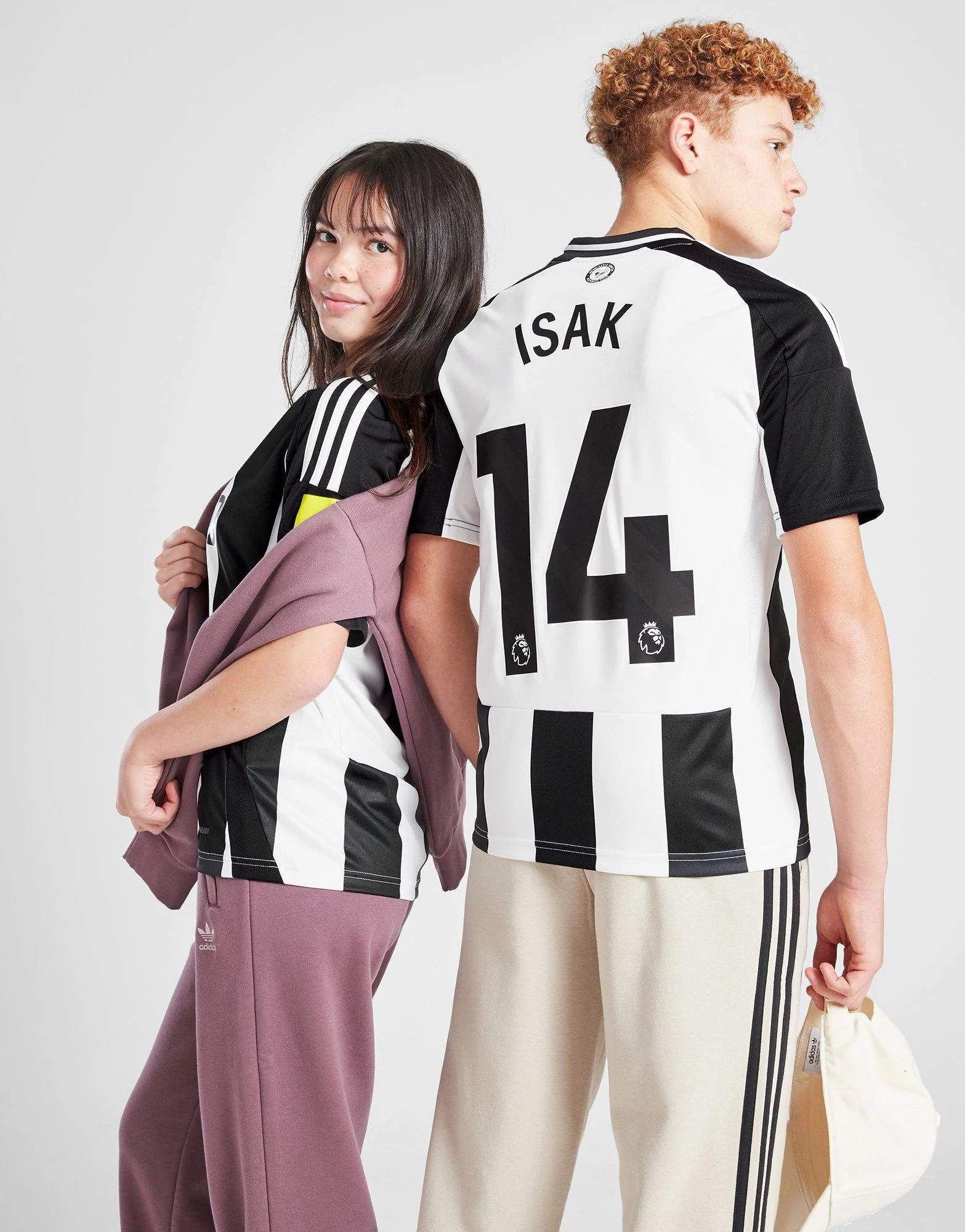 Newcastle United FC 2024/25 Isak Home Shirt Junior - Image 5