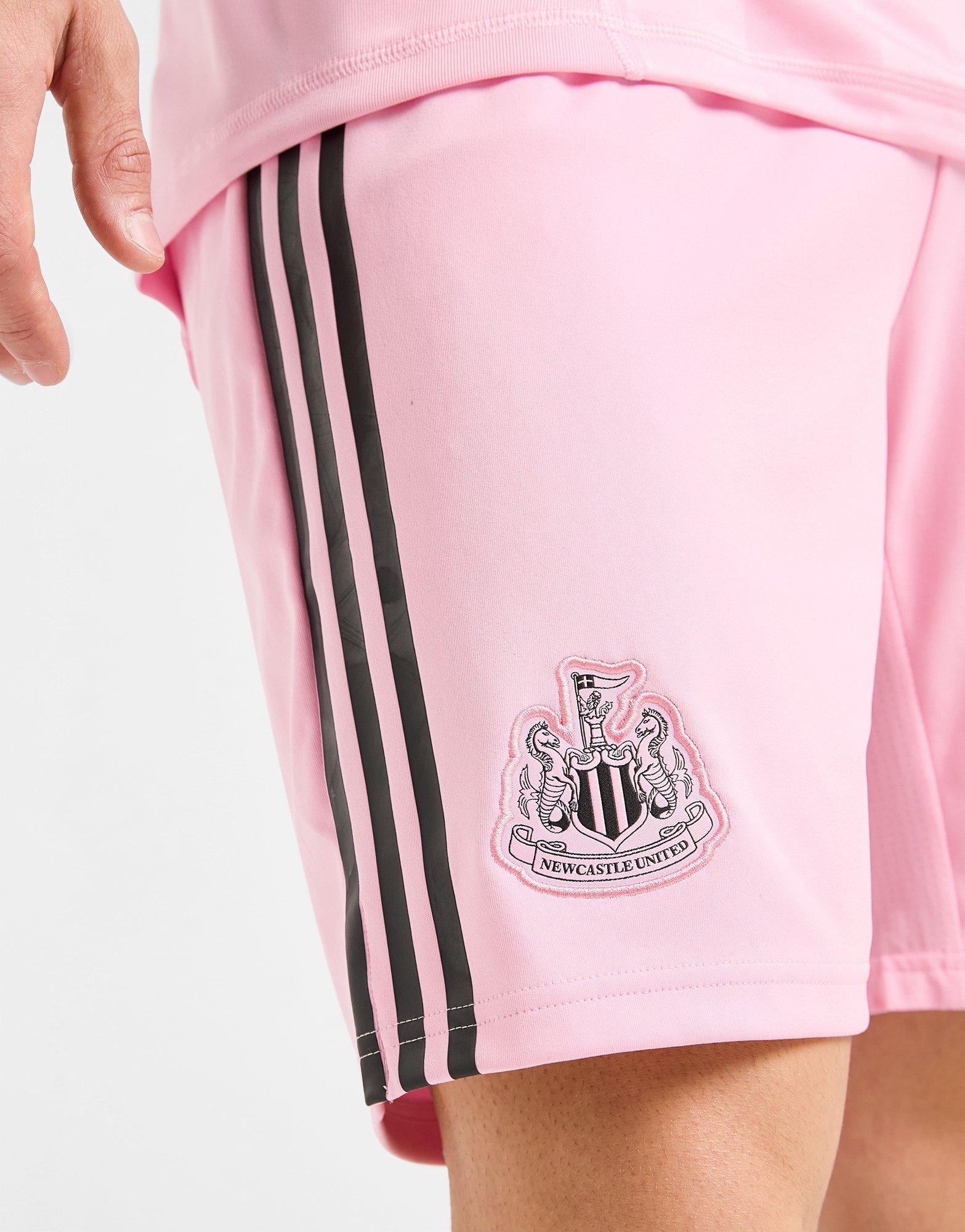 Newcastle United FC 2025/26 Goalkeeper Shorts - Image 3