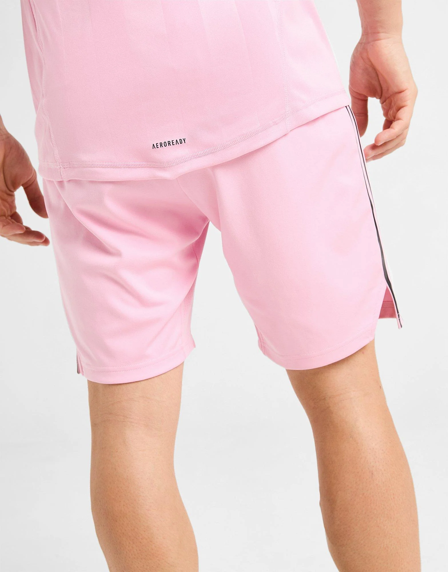 Newcastle United FC 2025/26 Goalkeeper Shorts - Image 5