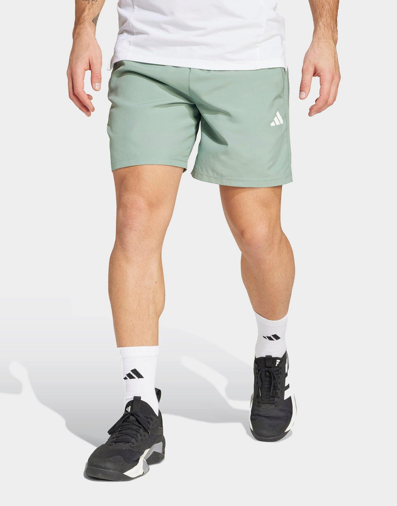 Train Essentials Woven Training Shorts
