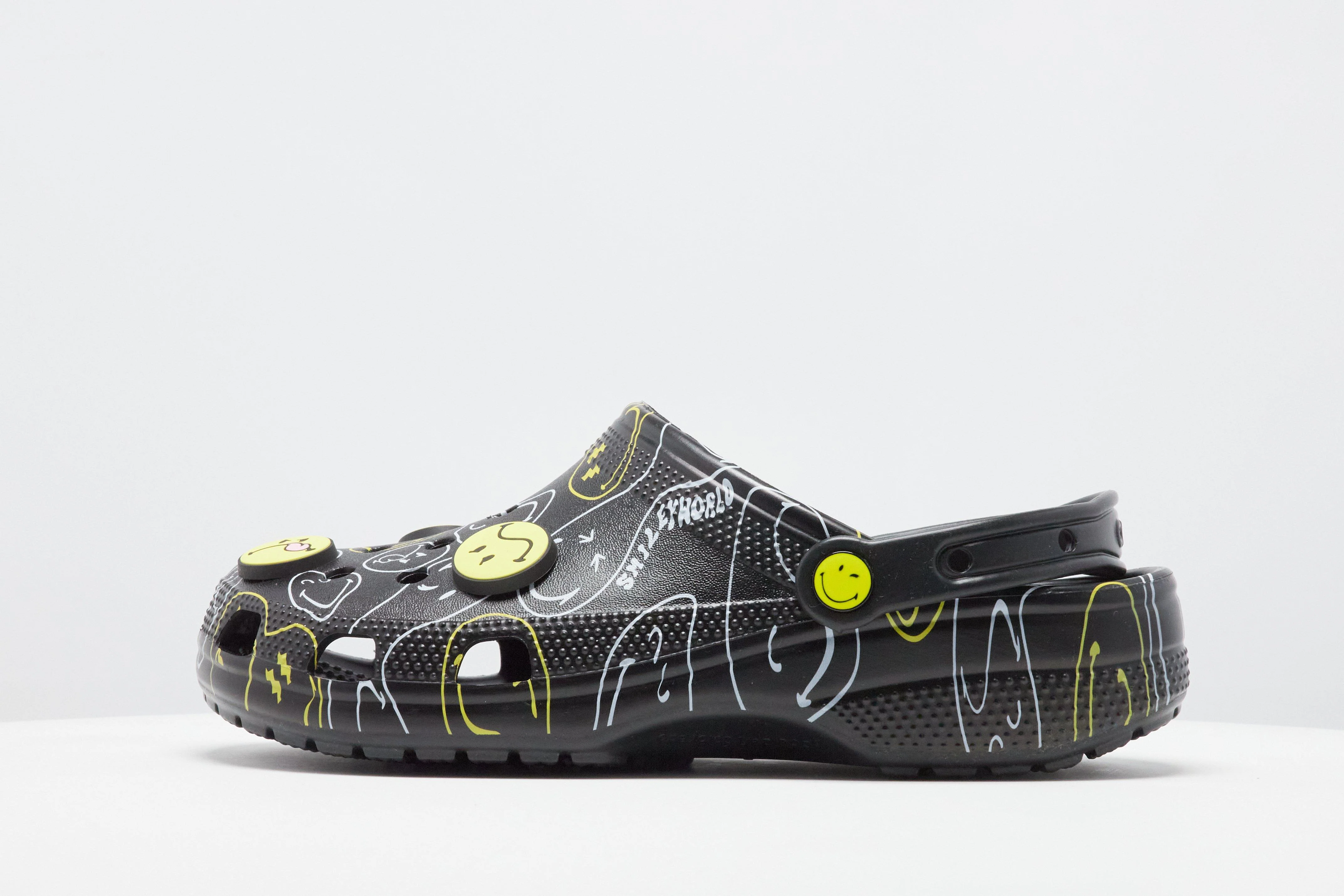 x SmileyWorld Classic Clog - Image 7